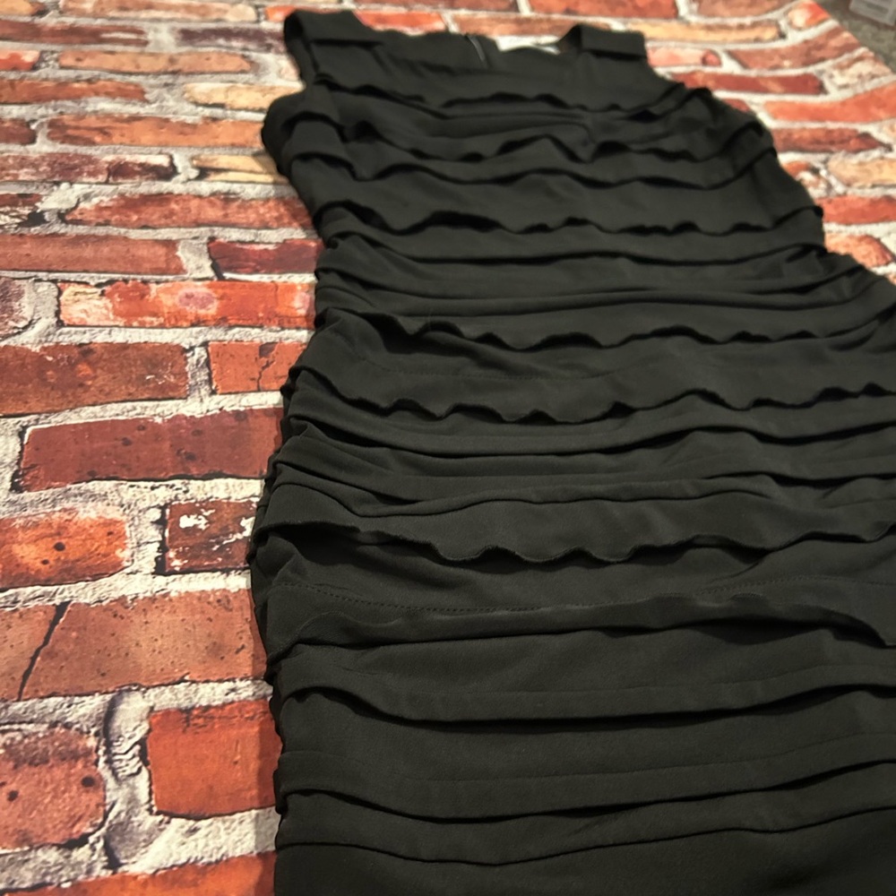 Calvin Klein Black Ruffle Cocktail Dress Size 2 Petite - Picture 10 of 12